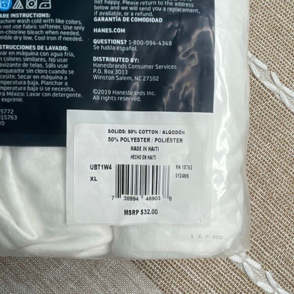 Hanes XL white cotton tee shirts pack NEW  missing one shirt - Picture 5 of 6
